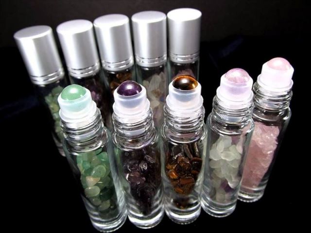 全5種類 アロマアトマイザー ロールオンタイプ 天然石さざれ付き 香りを長く新鮮に保つガラス製ボトル 好みの香りで簡単浄化 インテリアにもおすすめ