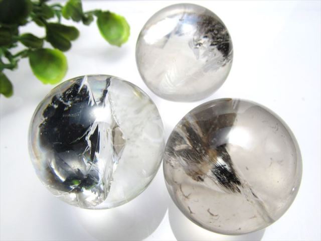 くっきり虹入り 虹入り 天然水晶 丸玉 人工虹 直径24mm-26mm すべての