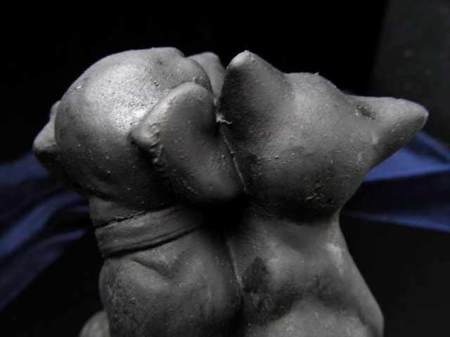 ロシア・カレリア共和国産 シュンガイト 猫犬 置物