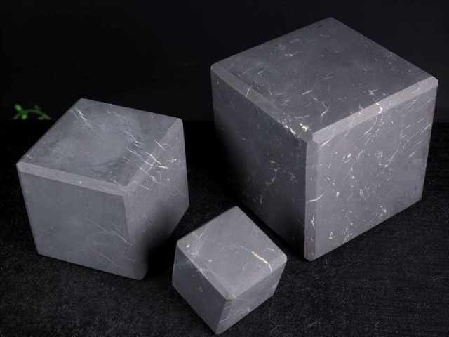艶なしマットタイプ Mサイズシュンガイト シュンガ石 キューブ 幅約4cm-4.5cm 地球上で唯一の天然フラーレンを含む希少鉱物 カレリア共和国産 パワーストーン