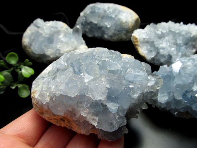 天使の石 セレスタイト 原石 1個売り 130g-160g 清浄、博愛、休息の