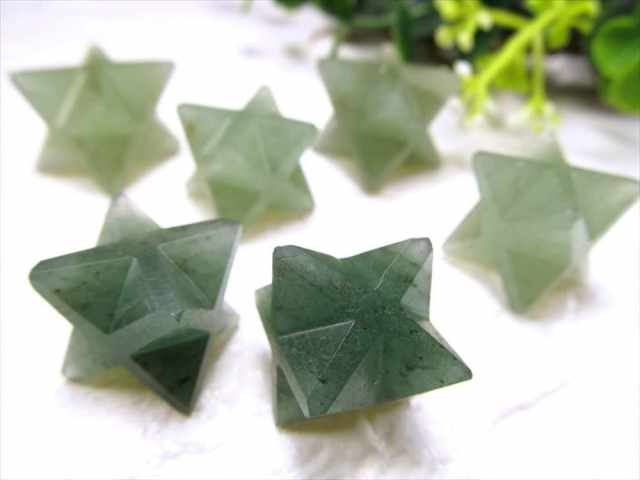 グリーンアベンチュリン マカバスター 幅約15mm-17mm 陰陽のバランスを整える 可愛いミニサイズ 星型八面体 ブラジル産 パワーストーン 天然石