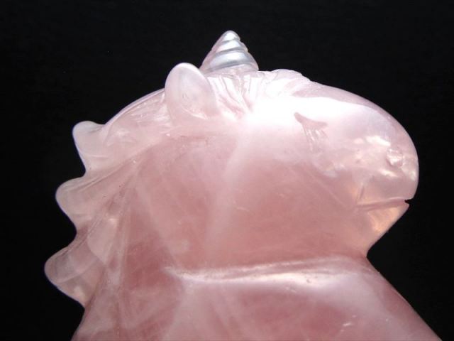 天然石ローズクォーツのユニコーン　置物　彫物NO.073102 天然石ローズクォーツのユニコーン 置物 彫物NO.073102