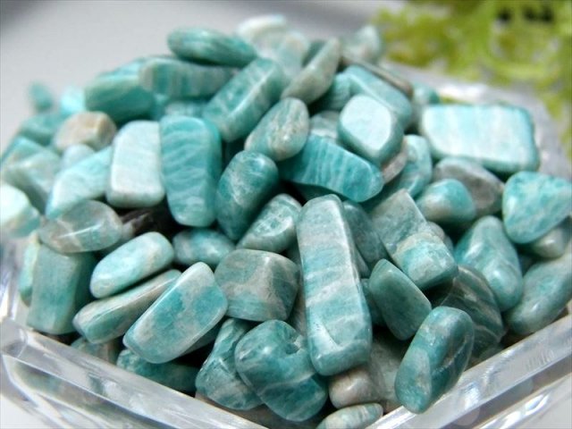 小粒 アマゾナイト 霜降りタイプ さざれ 1袋約200g 粒約2mm-7mm 浄化用 インテリアに 天河石 ペルー産 パワーストーン 天然石