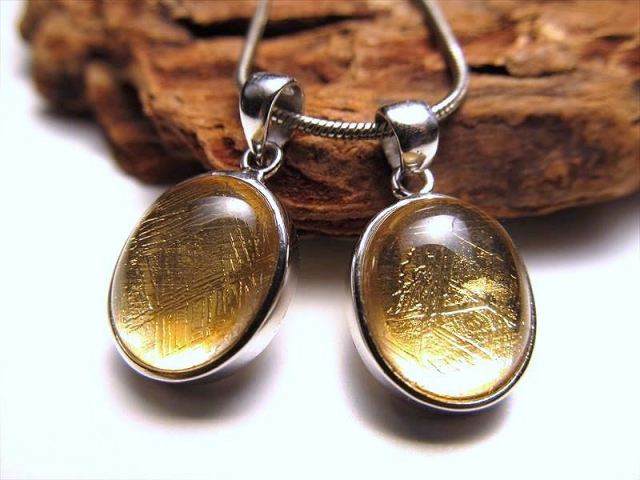 激安宣言 ギベオン 隕石 オーバル ペンダントトップ ゴールド 縦約14mm 約2.6グラム 1個売り Silver925 メテオライト ナミビア・ハルダブ州産 geki-met2F35