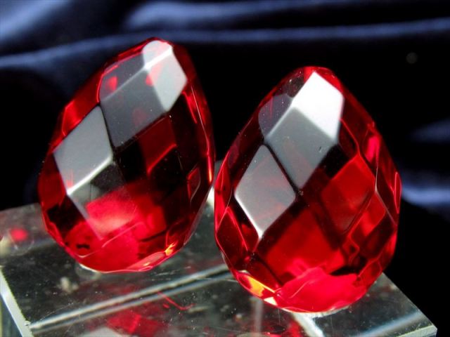 極上5A ルビーレッドアンバー ルース カボション ドロップカット型 縦約20mm×15mm 愛を願う女神の涙 天然琥珀 バルト海産 パワーストーン 天然石