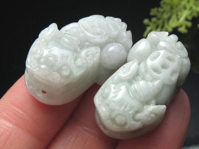 翡翠 ヒキュウ ペア 最大幅約25mm前後 約18-20g前後 財運の象徴 貔貅 お守りに 東洋を代表する石 ヒスイ ngt パワーストーン 天然石