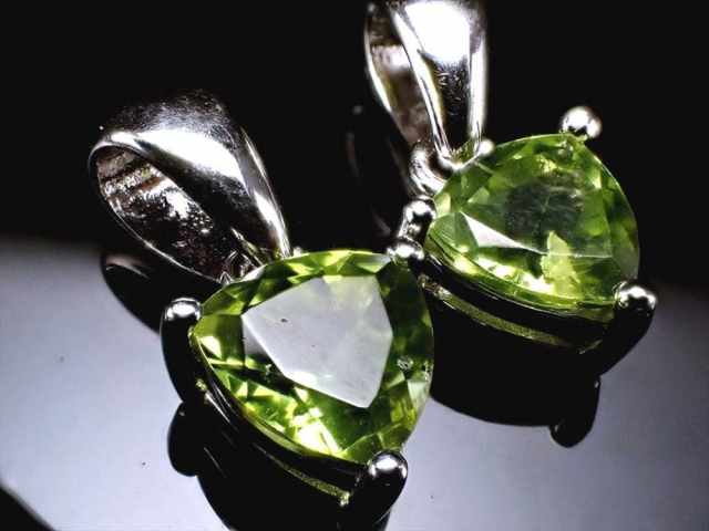 極上5A 超透明宝石質 ペリドット ペンダントトップ トリリアントカット タイプA 石サイズ縦約6.4mm 輝き放つ 繊細カット 太陽の象徴 8月の誕生石 ミャンマー産