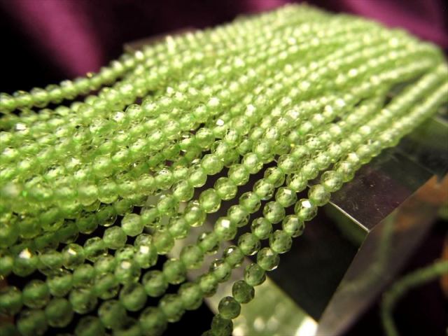 2A 約2mm珠 透明 ペリドット 連 カット 一連 約37-39cm 穴径約0.4mm ミャンマー産 パワーストーン 天然石