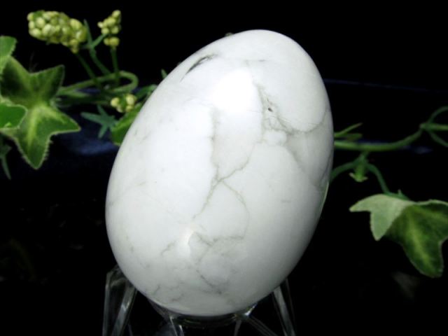 ハウライト エッグ型 置物 重さ約90-100g前後 高さ50mm前後 平穏と叡知の象徴 高い浄化作用 つやつや卵型原石 タマゴ パワーストーン 天然石