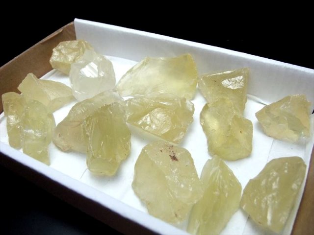 箱売り レモンクォーツ ラフ原石タイプ 詰合せ 約400-500g(約13個入り 