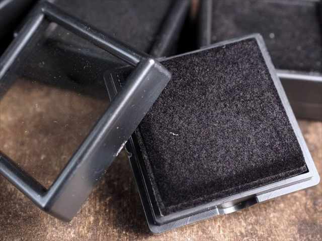 選べる2カラー クッション付きルースケース 1個売り 縦横約41mm×厚さ約