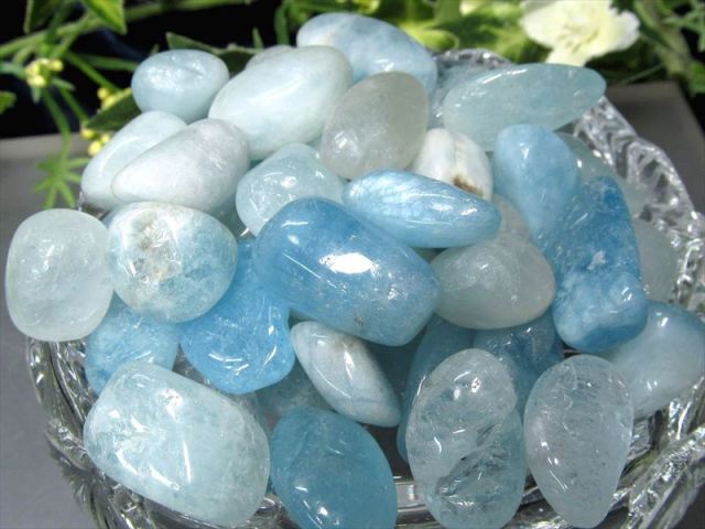 大粒 つるんと丸タイプ アクアマリン さざれ 約100g入り 粒約13ミリ-25ミリ 透明サザレ 爽やかなブルー ブラジル産 パワーストーン 天然石