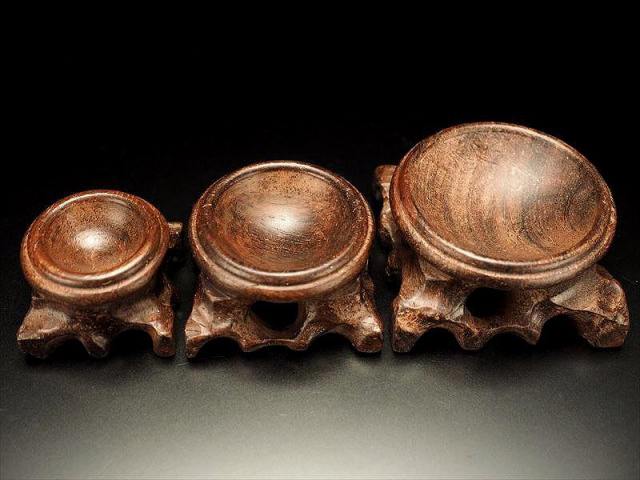 Lサイズ 丸玉用 木製台座 ブラウンカラー 円部分直径約50mm×高さ約22mm