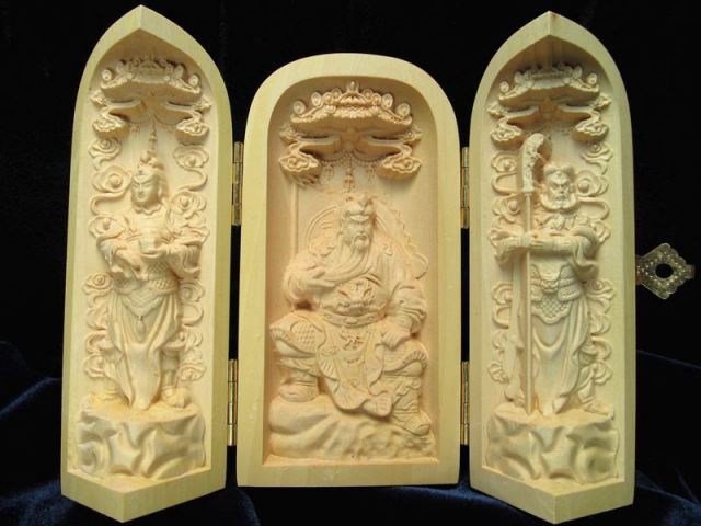 関羽　三国志　彫刻　一刀彫り　置物　いンてりあ 関羽 三国志 彫刻 一刀彫り 置物 いンてりあ