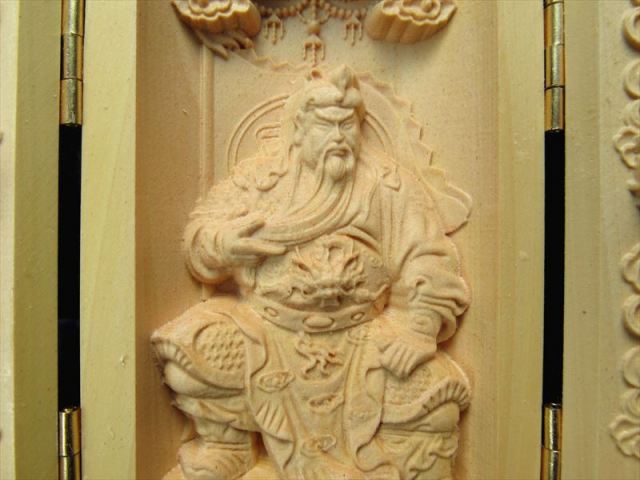 劉備 関羽 張飛 観音開き 5A極上手彫り 木彫り 三国志像置物 高さ約100-105mm 風水やインテリアに ok-s