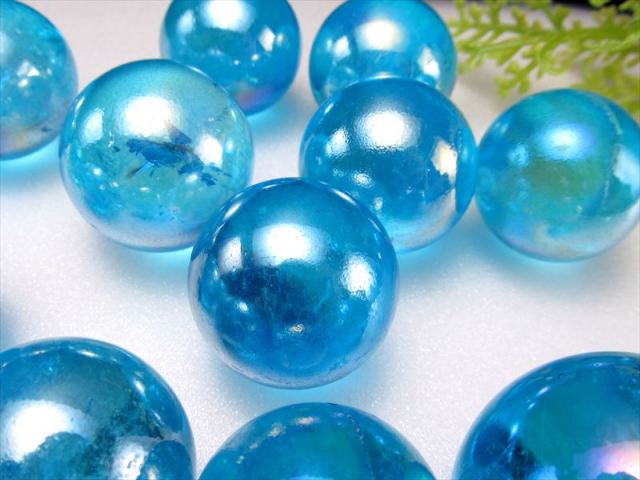 鮮やかな水色 アクアオーラ(蒸着水晶)水晶 丸玉 約100gセット(一袋4-6