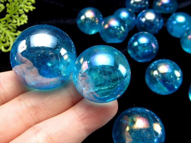 鮮やかな水色 アクアオーラ(蒸着水晶)水晶 丸玉 約100gセット(一袋4-6
