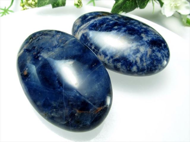 ソーダライト ホットストーン 重さ 約60g-70g 大きさ約6cm×4cm マッサージ用天然石 タンブル