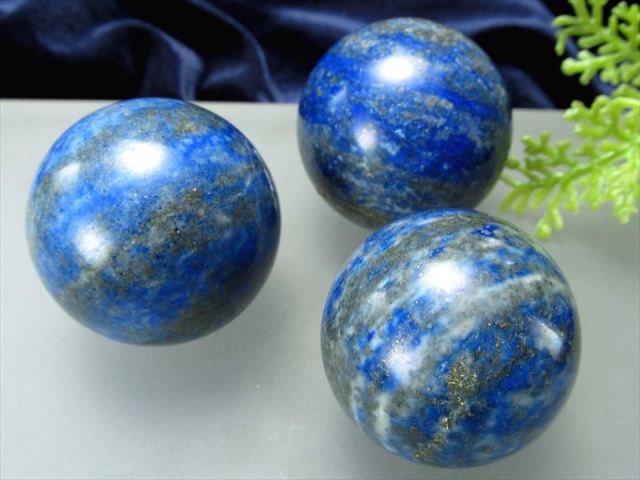 ラピスラズリ 丸玉 直径約34mm-36mm つやつや光沢のある紺色