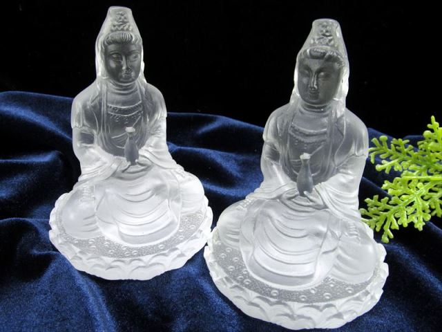 1個売り 白衣観音 置物 高さ8cm前後 重さ155g前後 かわいい手のひらサイズ 無病息災・除災招福・子宝安産のご利益 ガラス雑貨・ディスプレイグッズ