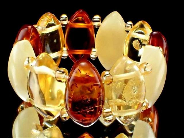 MIXアンバー 天然琥珀 リーフカットリング 石サイズ縦幅約12mm 指輪 リング 植物由来ならではの優しい肌触り フリーサイズ タイプD バルト海産