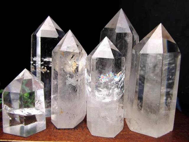 天然透明 水晶ポイント (六角柱) 110グラム-120グラム 透明感抜群  