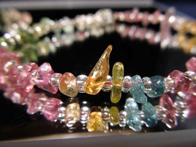 MIXトルマリン 電気石 さざれ デザインブレスレット シルバーカラービーズ仕様 4mm-6mm アジャスター付き 心に活力と勇気を与える石 ブラジル産