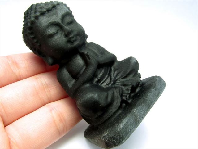 穏やかな表情 ミニ大仏 オブシディアン彫刻 坐像(ざぞう)阿弥陀如来像