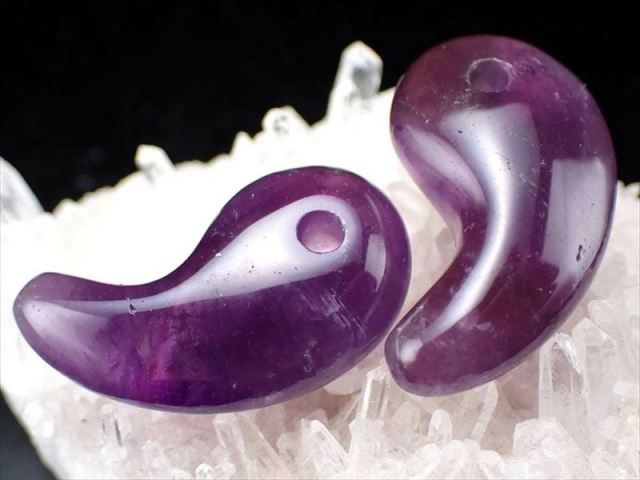 1個売り Lサイズアメジスト 紫水晶 勾玉 まがたま 縦約28mm-30mm×横約