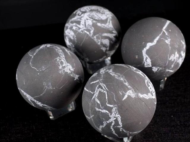 Sサイズ シュンガイト ノンポリッシュ 丸玉 直径約50mm-55mm 1個売り 地球上で唯一の天然フラーレンを含む希少鉱物