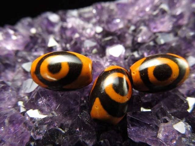 文玩堂：熱振寺百香子錠剤・マンモス牙三通付きアクセサリー・虎牙天珠1日限定割引 振分尺三（瑪瑙ミカン玉共仕立）［真言宗］《桐箱入》【京都