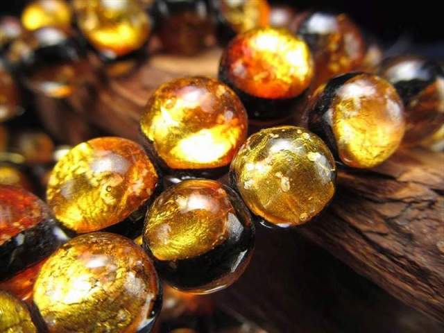 約8mm イエロー 蓄光ホタルガラス トンボ玉 とんぼ玉 ビーズ ラウンド