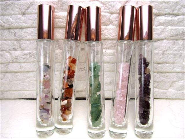 全5種類 アロマアトマイザー ロールオンタイプ 天然石さざれ付き 香りを長く新鮮に保つガラス製ボトル 好みの香りで簡単浄化 インテリアにもおすすめ