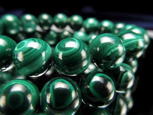 天眼マラカイト ブレスレット 9.5mm-10mm×20珠前後 希少 天眼模様入り 魔除け 肉体と精神を癒す石 極上グリーン 孔雀石 コンゴ産 パワーストーン 天然石
