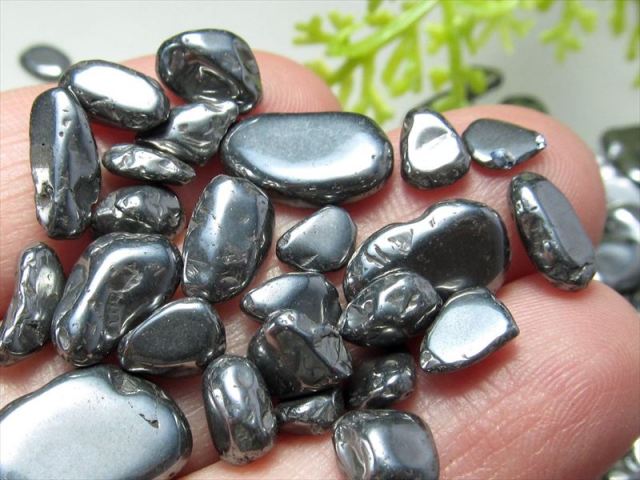 小粒から中粒サイズ テラヘルツ鉱石 さざれ石 100g 約3mm-20mm 激レア 