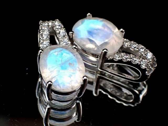 ブルームーンストーン ペンダントトップ オーバルカット ジルコニア装飾タイプ 石サイズ縦約10mm 1個売り 月光を思わせる神秘的シラー 極上品質 SILVER925