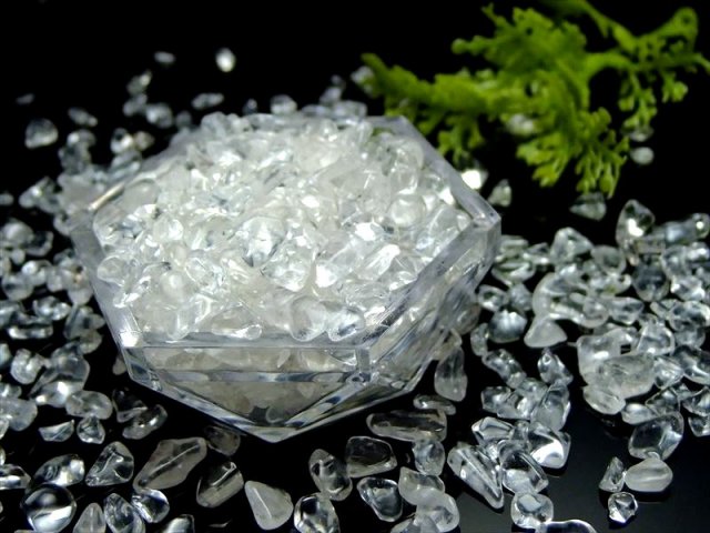 AA小粒 1kg 角丸タイプ 透明天然水晶 さざれ たっぷり1kg 粒約3mm-7mm 