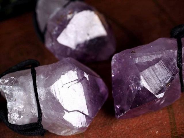 天然 アメジスト ポイント原石 ネックレス 水晶サイズ約4cm-5.5cm 紐長