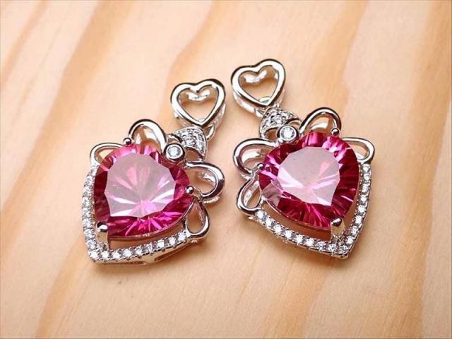 激安宣言 5A ピンクトパーズペンダントトップ ハートカット型 石サイズ縦約10mm 1個売り キュートなデザインハート 極上ピンクカラー ジルコニア装飾