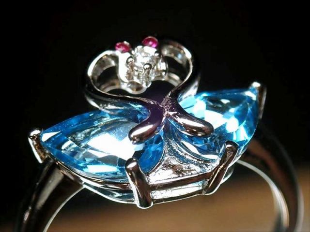 激安宣言 5A スイスブルートパーズ ツインスワンモチーフ（ドロップカット）リング 石サイズ縦約8mm 1個売り 調整可能フリーサイズ SILVER925