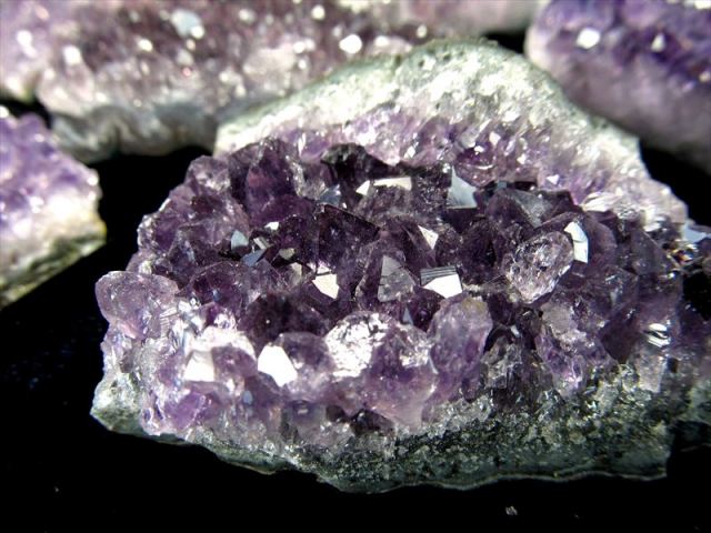 大粒！ アメジストクラスター　ブラジル産天然石　原石　3.6kg 貴重 大粒！ アメジストクラスター 天然石 原石 3.6kg 貴重 大粒