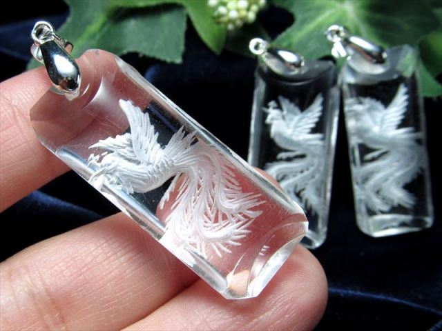 新品　◆限定1個◆高品質 蝉　玉石彫刻ペンダントコレクション 送料無料　本物保証 1点もの オーストラリア産まんまる高品質クロムカルセドニー