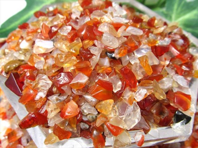 小粒タイプ MIXカーネリアン さざれ 200g 粒の大きさ 約3mm-10mm 運気向上の石 力強さや勇気を与える石 小粒タイプ レジン用 さざれ ブラジル産