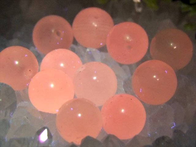 1粒売り 蛍光 ピンクマンガノカルサイト 方解石 8mm-8.5mm つやつや