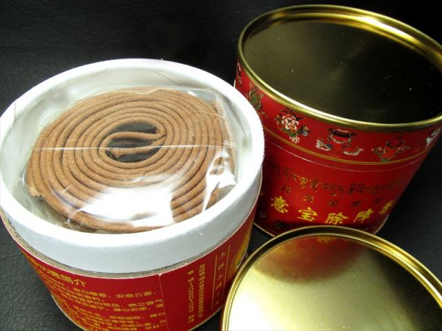 高級 チベット族秘伝 如意宝 除障香 赤缶 缶の高さ約7.2cm 直径約8.7cm