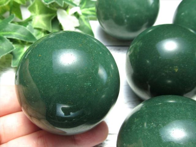 つやつや高品質 アベンチュリン（砂金水晶）丸玉 直径50mm 深い森の 