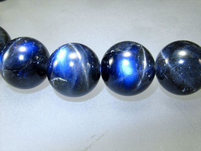 キャッツアイ効果あり ブラック・ラブラドライト ブレスレット 10mm×19