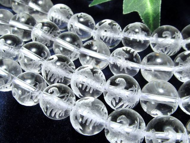 水晶　彫り物　　10ミリ 天然水晶 麒麟彫り 連 10mm珠 吉祥仁慈の瑞獣 クリスタル キリン 彫刻