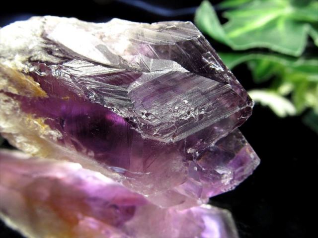 アメジスト 紫色の結晶原石 高橋産業株式会社